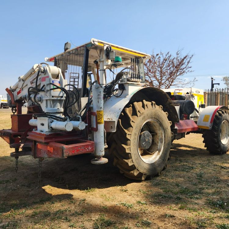 2019 ELGIN 112 TR UNDERGROUND TOW TRACTOR WITH PITBULL 300 HYDRAULIC